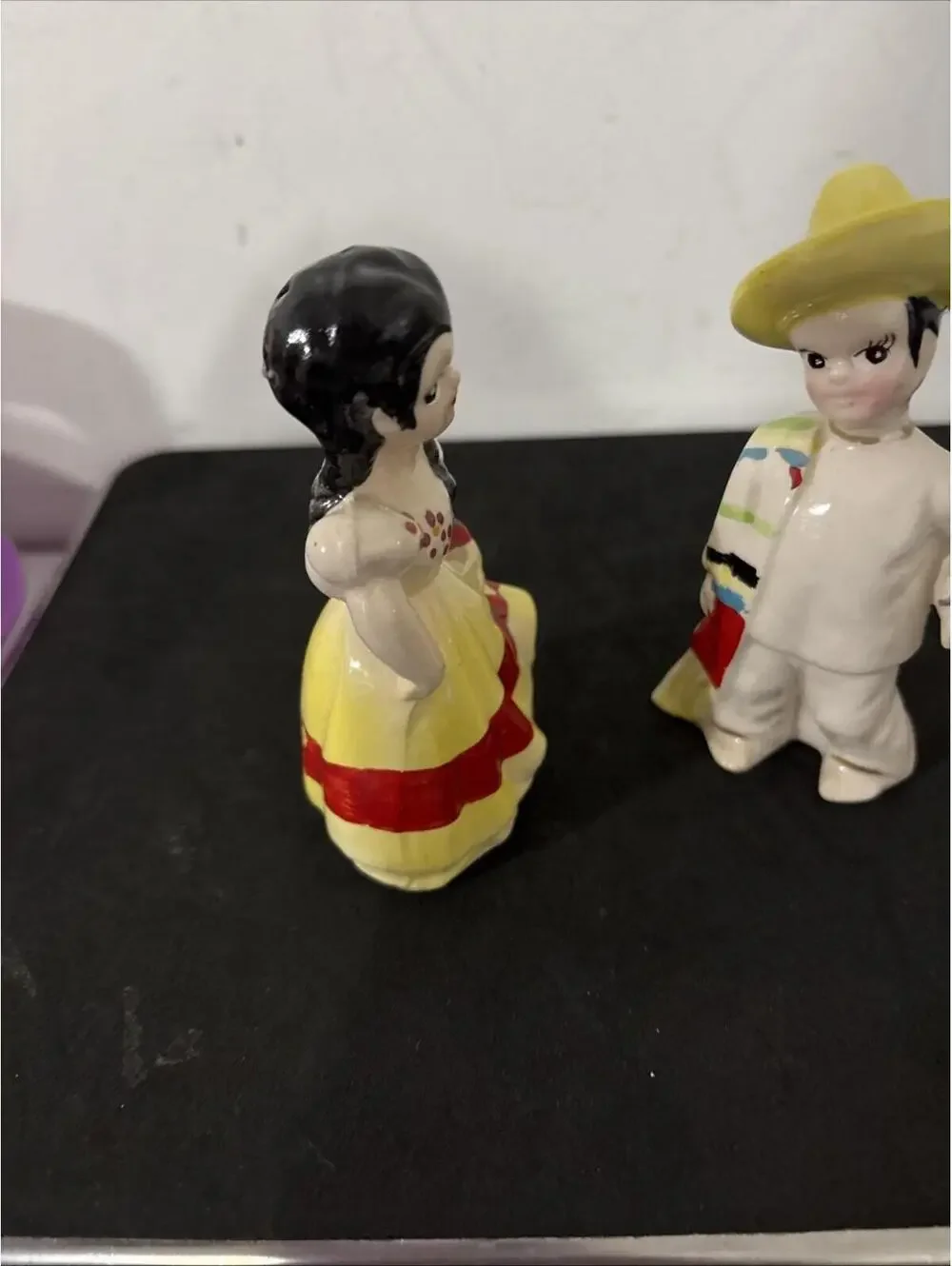 Vintage‎ Hand Painted Salt & Pepper Set. Perfect Condition.